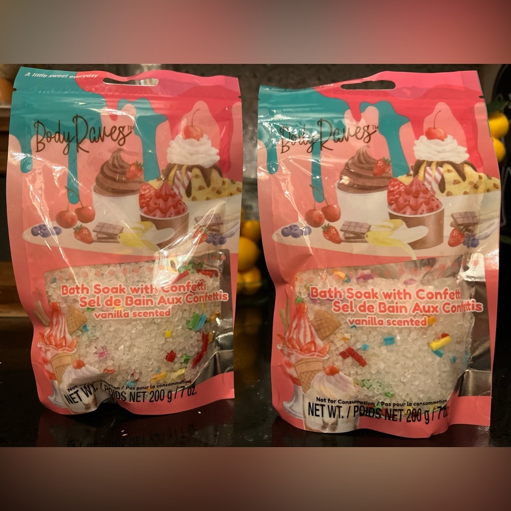 Vanilla confetti bath salt NEW X‎ 2